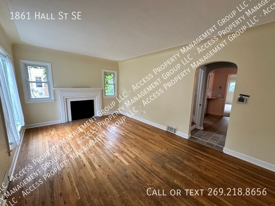 Primary Photo - SE Side 3 Bedroom Home by East GR