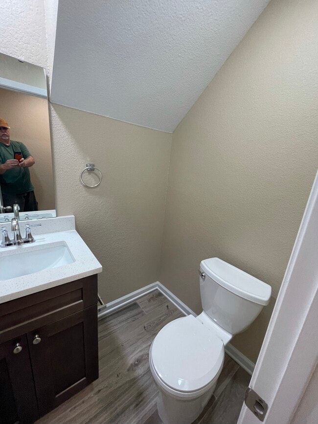 Building Photo - 410 Parkhill Cove