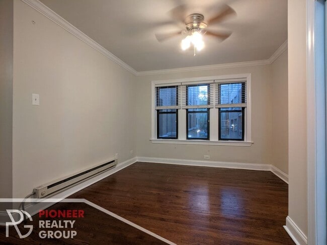 Building Photo - 837 W Cornelia Ave