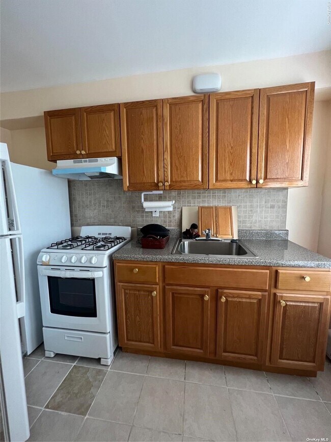 Foto del edificio - 168-06 116th Ave