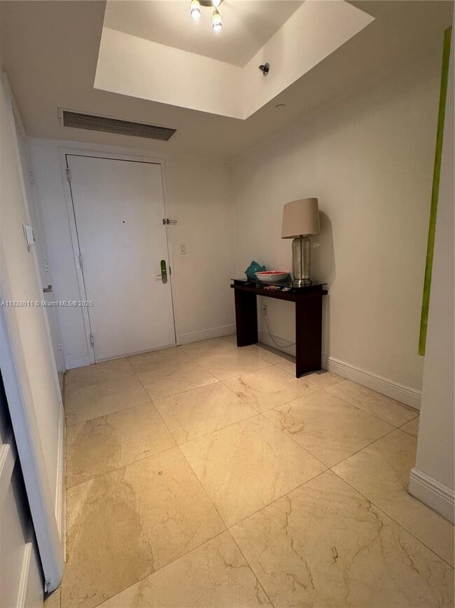 Building Photo - 1830 S Ocean Dr