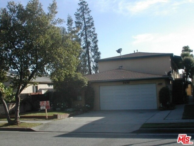 Primary Photo - 1432 Stanford St