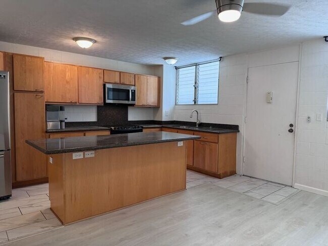 Foto del edificio - 1 Bed/1 Bath/1 Parking - Convenient Locati...