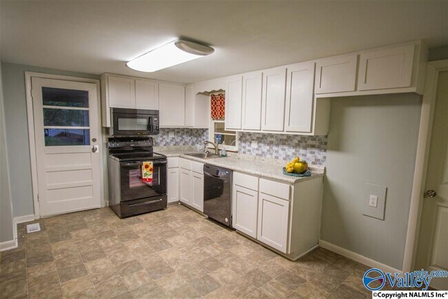 Foto del edificio - 26602 Nick Davis Rd