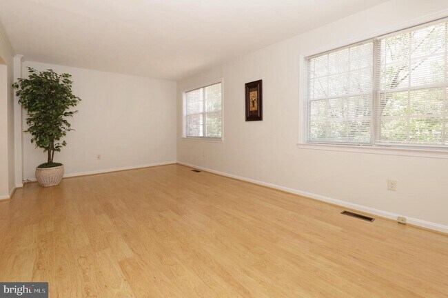 Building Photo - 8142 Larkin Ln