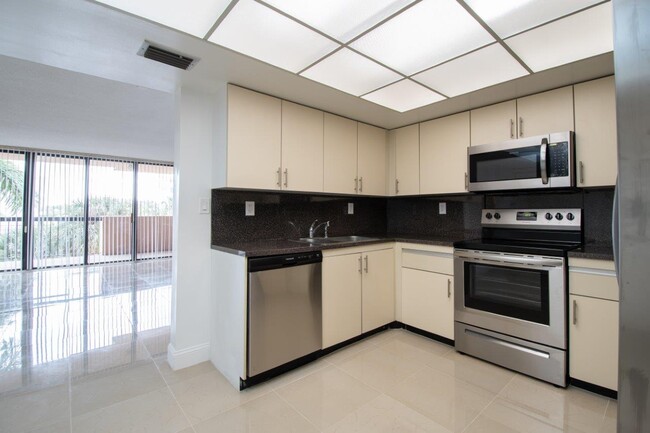 Kitchen Interior 2 - Legacy at Bay Harbor