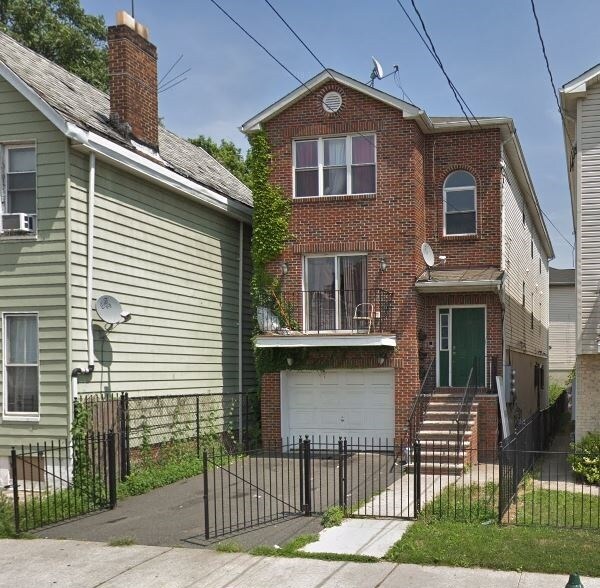 Front View - 158 Sherman Ave