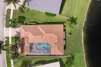 Building Photo - 10599 St Thomas Dr