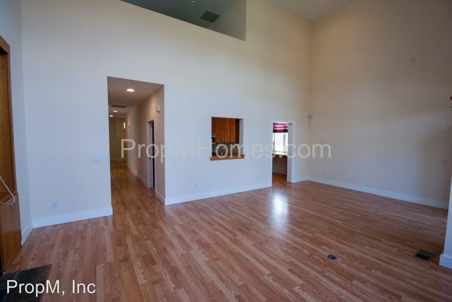 Building Photo - 3027 NW Montara Loop