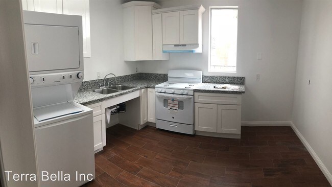Foto del edificio - 601 W 8th St