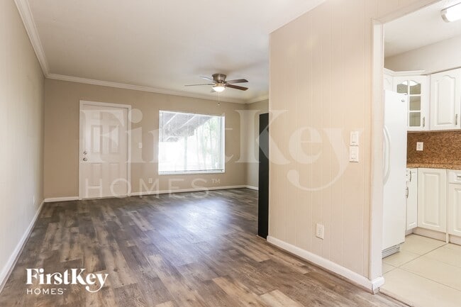 Building Photo - 1078 NE 157th St