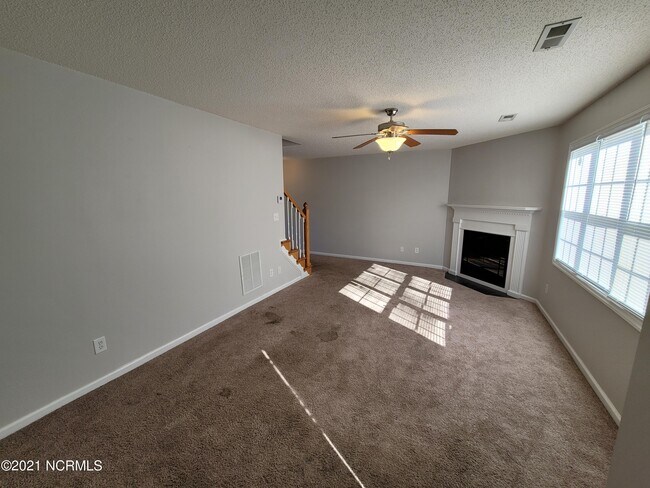 Building Photo - 1201 Cross Creek Cir