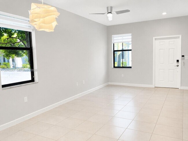 Foto del edificio - 1523 SW 29th St