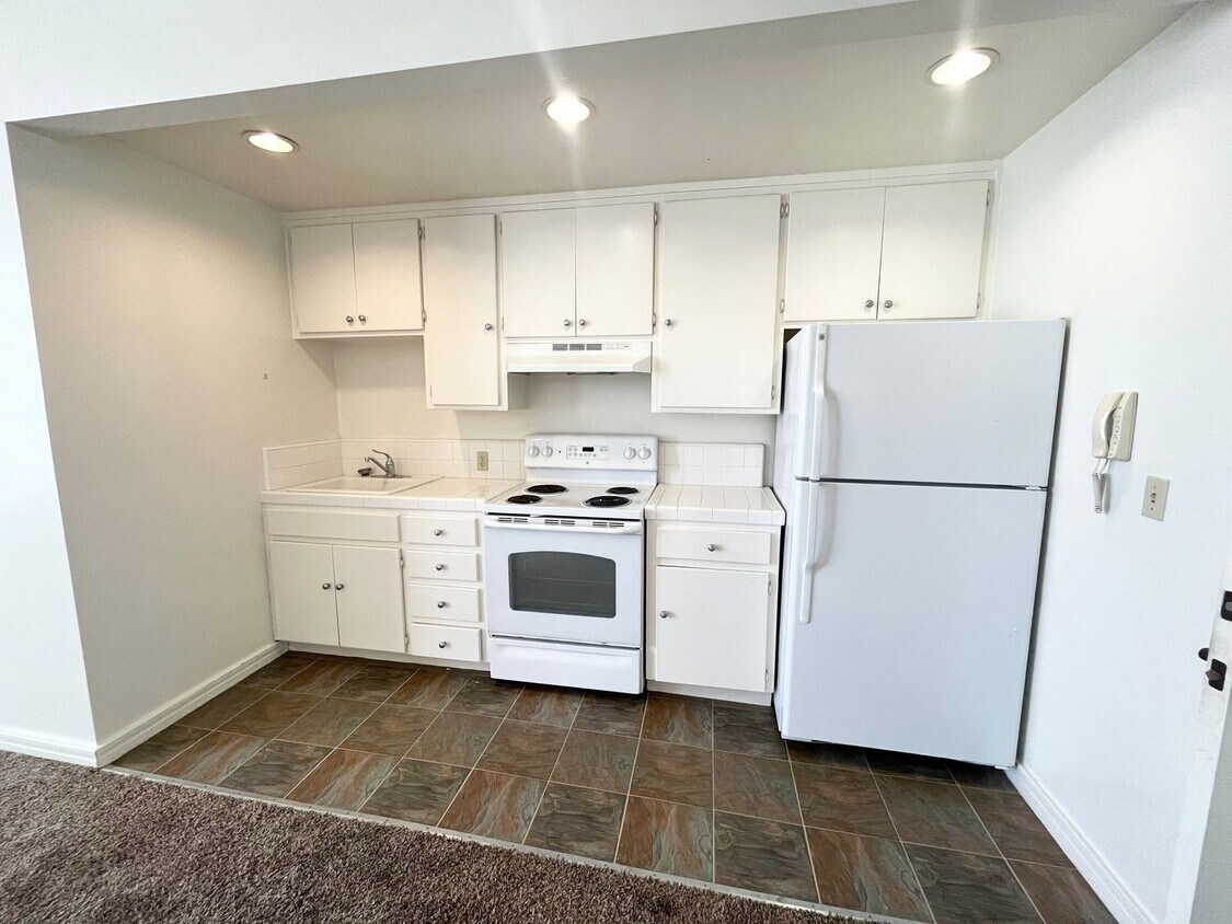 Foto principal - 317 W Main St
