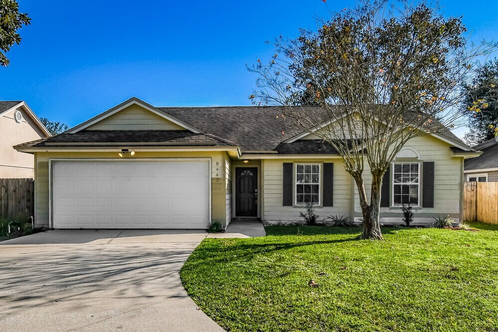 Foto principal - 8442 Sugartree Dr