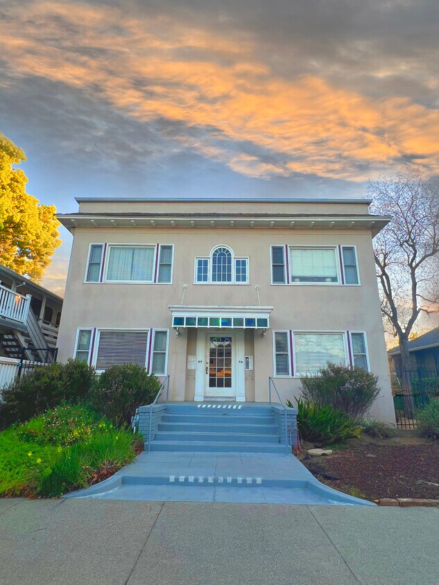 Entrance - 2518 N St