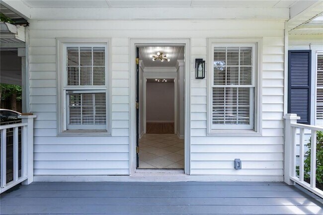 Building Photo - 1311 Roxboro Dr NE