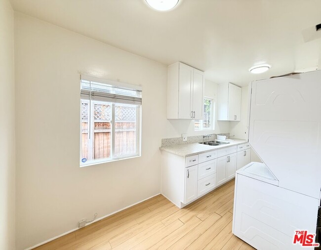 Foto del edificio - 630 Westbourne Dr