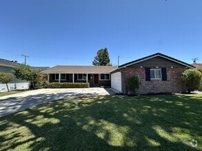 Building Photo - 467 Luther Dr