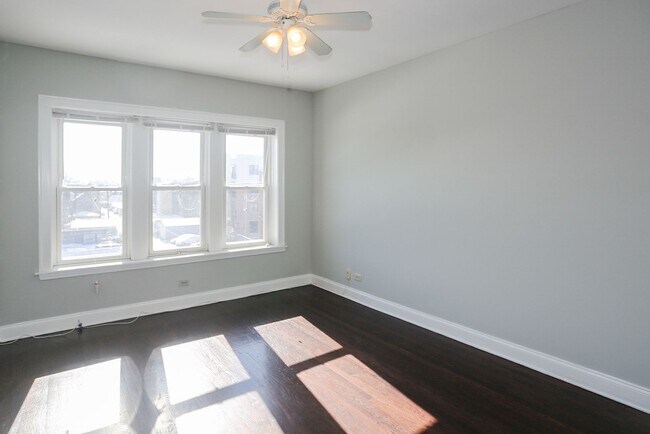 Foto del edificio - 4806 N Paulina St