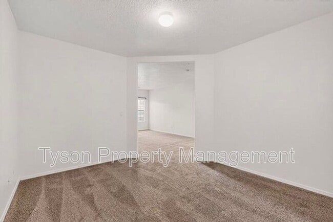 Building Photo - 1032 Clear Creek Ct