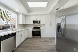 Building Photo - 6352 Vicuna Dr