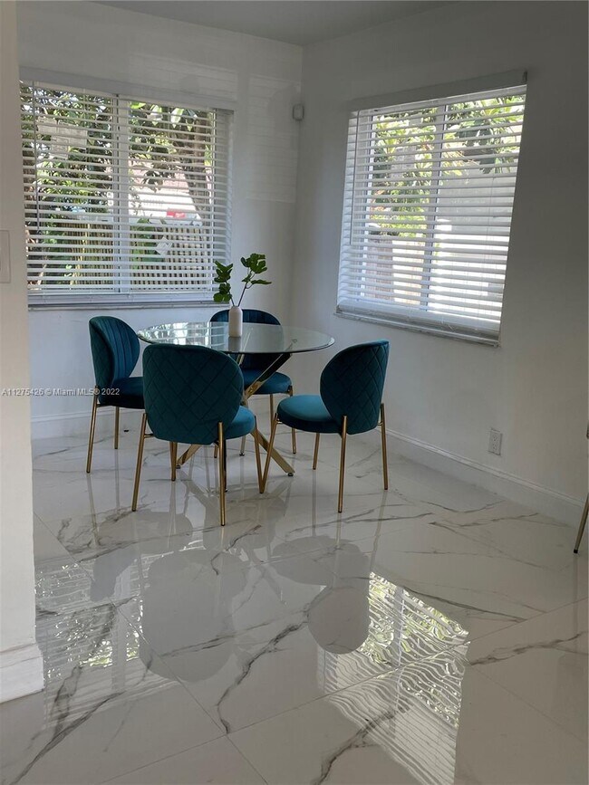 2022 Oct SO FLO Real Estate Group 128 NW 5th Ave DANIA BEACH - 128 NW 5th Ave