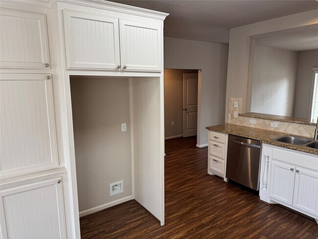 Foto del edificio - 12882 Orion Ct E