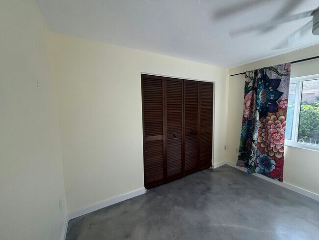 Foto del edificio - 4250 Marlowe Dr