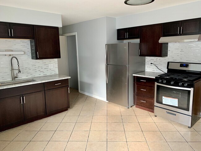 Foto del edificio - 822 Colonial Dr