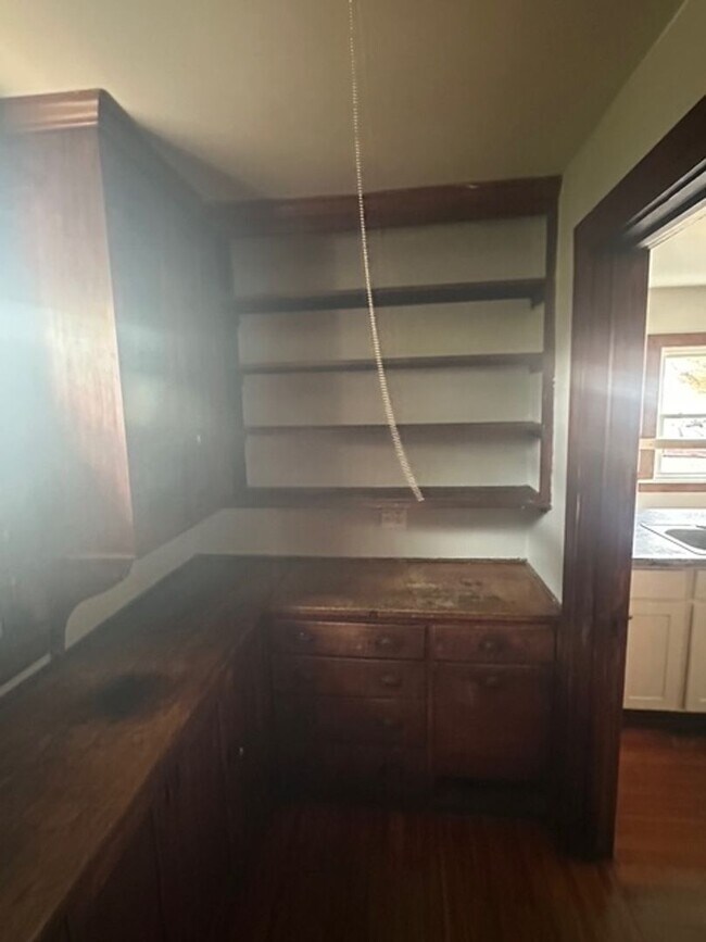 Foto del edificio - Spacious Single Family 4-Bedroom 1.5-Bath Home For Rent