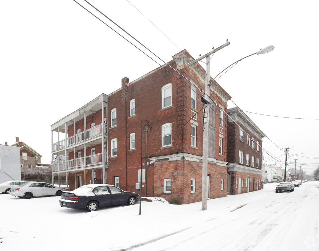 Building Photo - 86-92 Pleasant St
