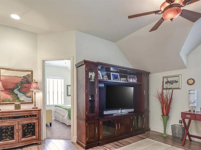 Building Photo - 1024 Provence Village Dr