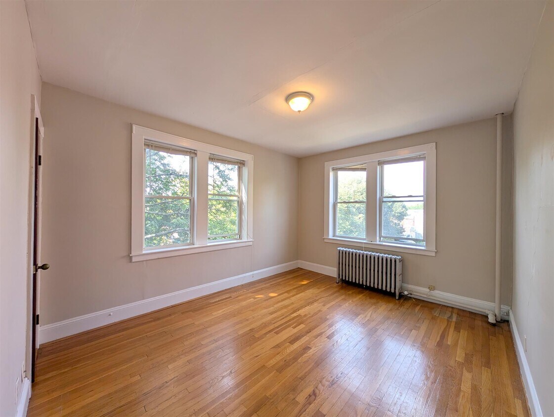 Foto principal - 4 Cogswell Ave