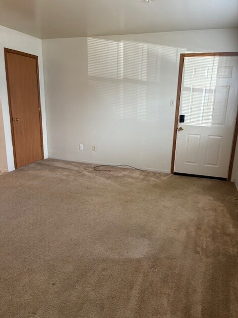 Building Photo - 117 Sandstone Ct