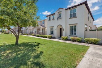 Building Photo - 3870 E Leslie Dr