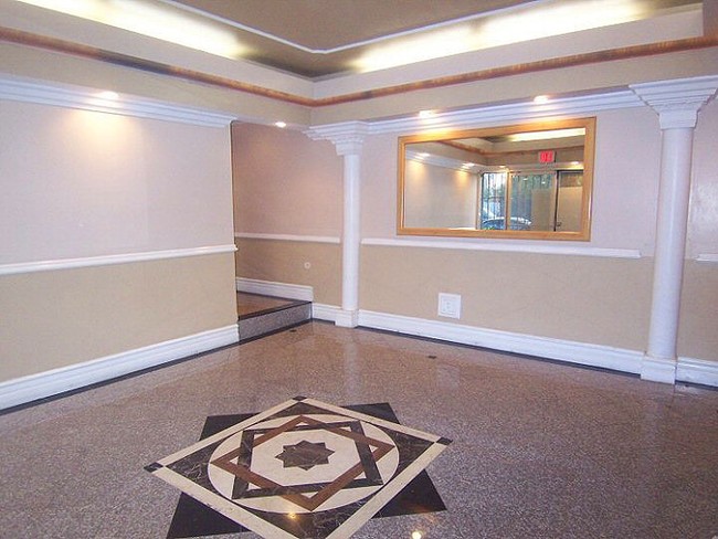 Lobby Photo - Villa Granada