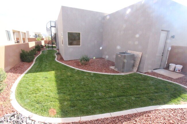 Building Photo - Move in Ready - Sand Hollow and Dunes Retreat