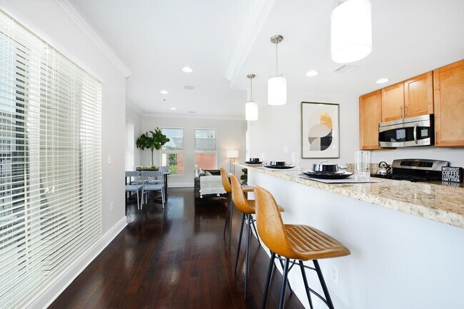 Foto del edificio - 619 Adams St