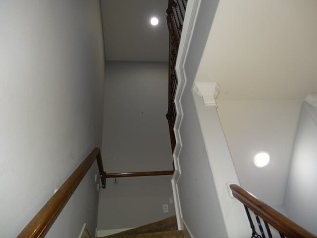 Building Photo - 5724 Kansas St
