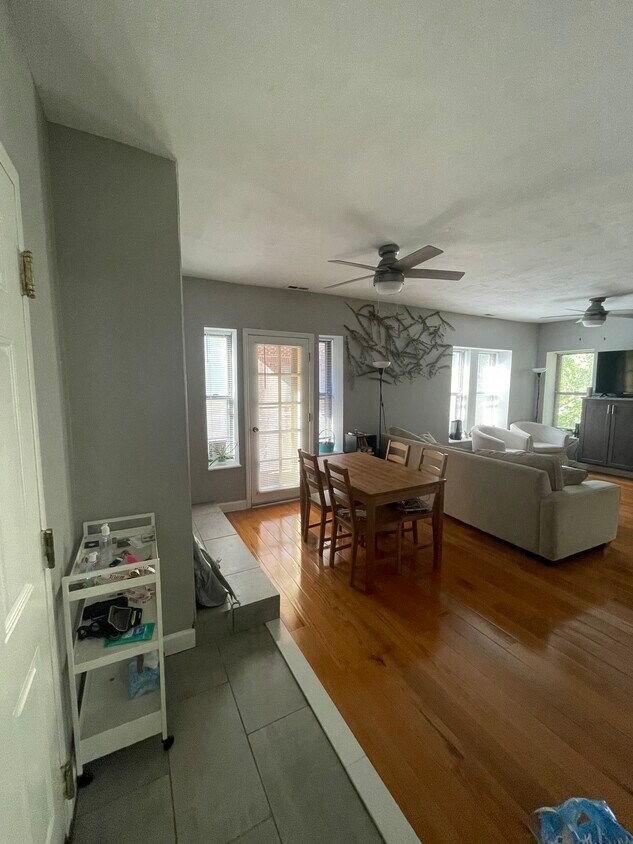 5574 Waterman Blvd Unit Apartment, Saint Louis, MO 63112 Apartments