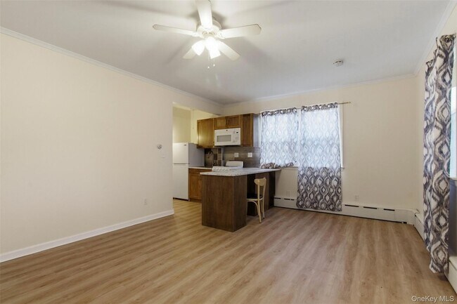 Foto del edificio - 1751 Route 6 Unit Unit A
