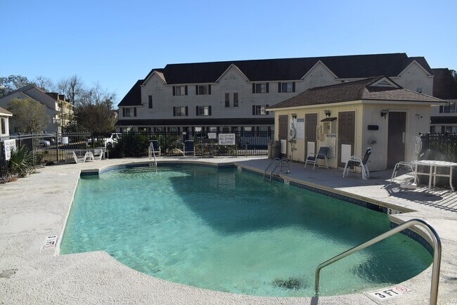 Foto del edificio - 510 Fairwood Lakes Dr