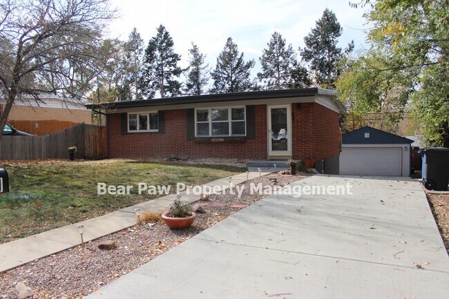 Foto del edificio - Awesome Brick Ranch in Lakewood