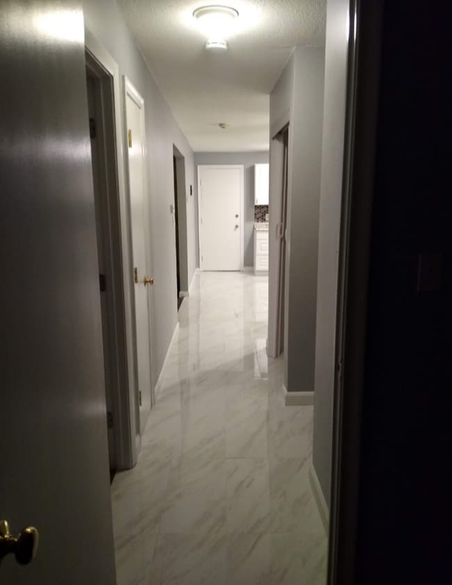 Building Photo - 8 Tiffany Rd