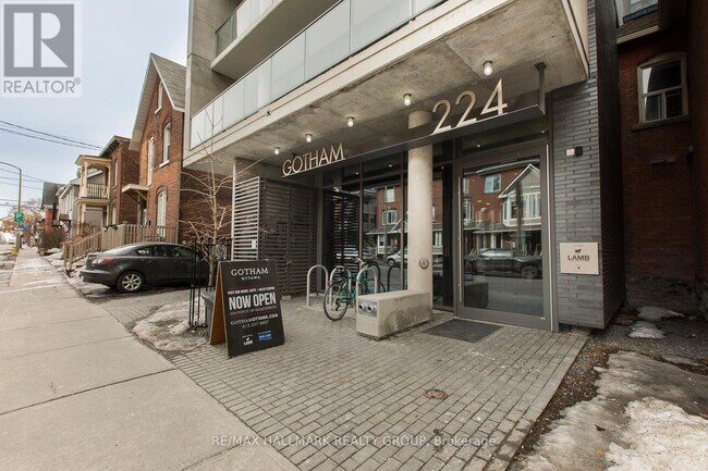 Building Photo - 224 Lyon St. N