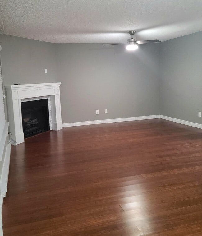 Photo - 17430 Ambaum Blvd S Apartment