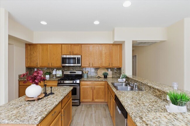 Building Photo - 39264 Memory Dr