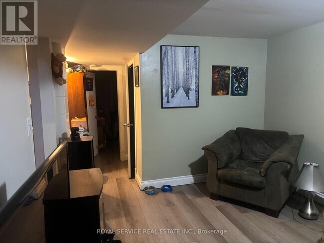 Photo du bâtiment - 5 Streamside Dr