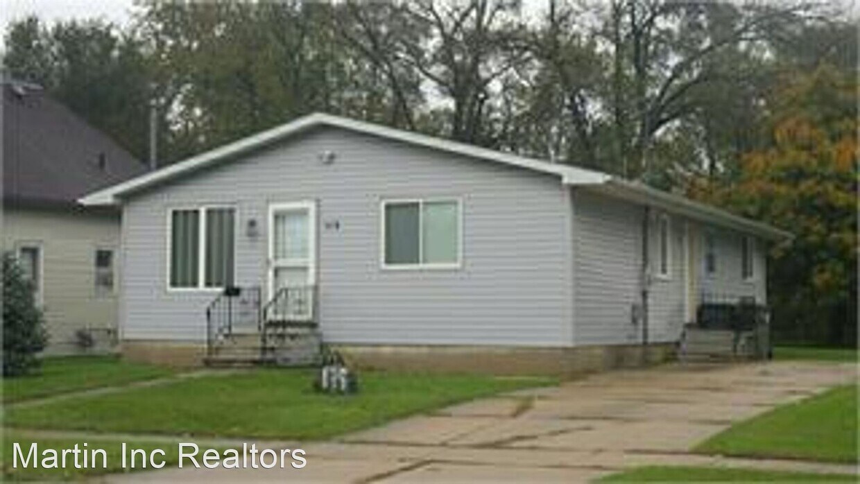 Foto principal - 3 br, 1 bath House - 119 6th St SW